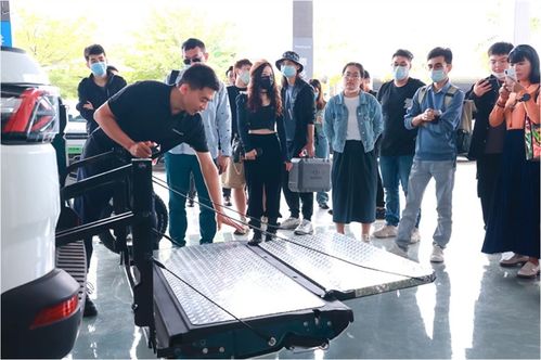 首批新车交付，雷达提速全国驾驶员培训市场布局